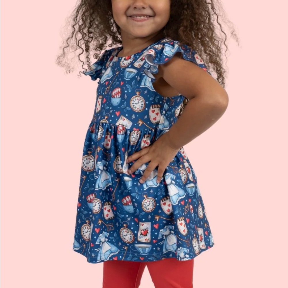 Pete + Lucy NWT Capri Set ALICE IN WONDERLAND
